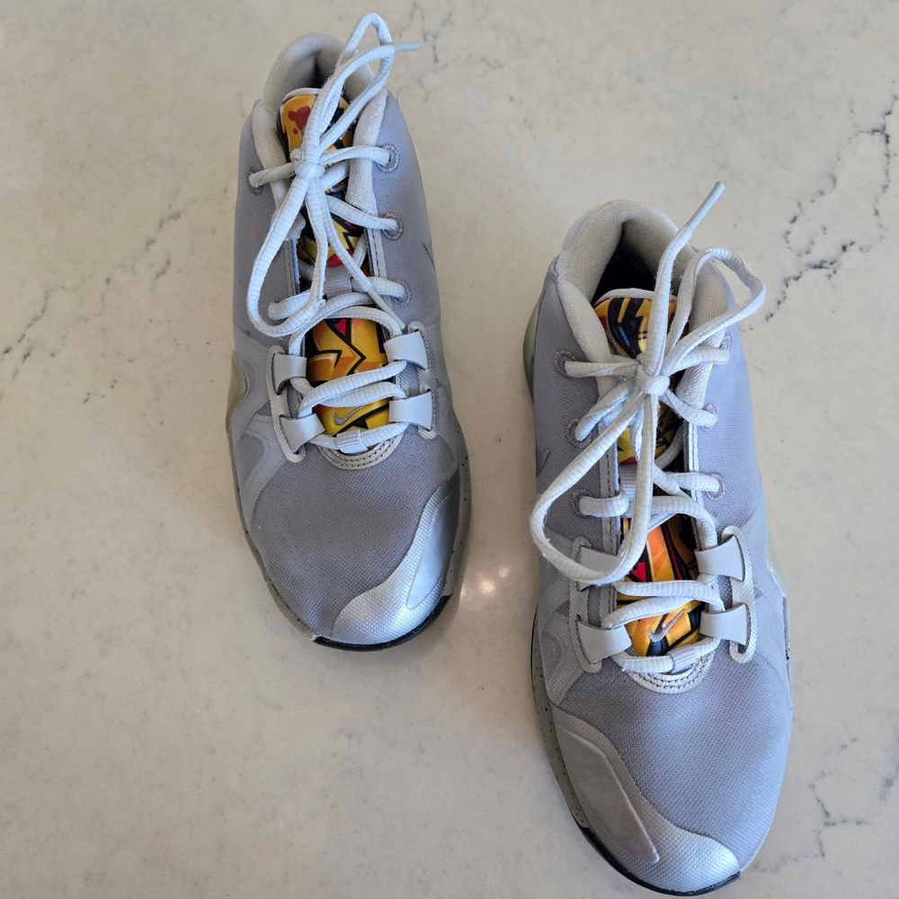 Youth Nike Freak 1 GS "Graffiti " Low Top Sneakers Size 4.5